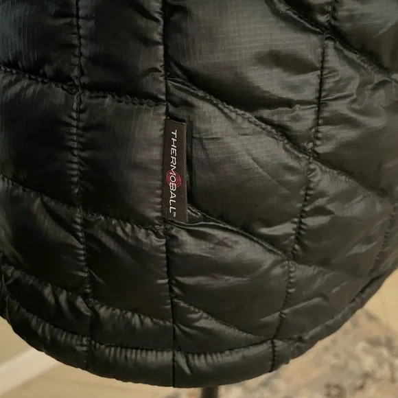 The North Face Women’s Thermoball Jacket - Picture 5 of 12